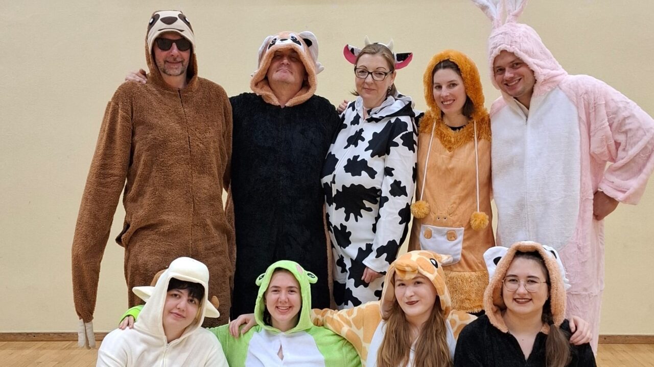 Kuscheltier-Alarm beim Maskenball